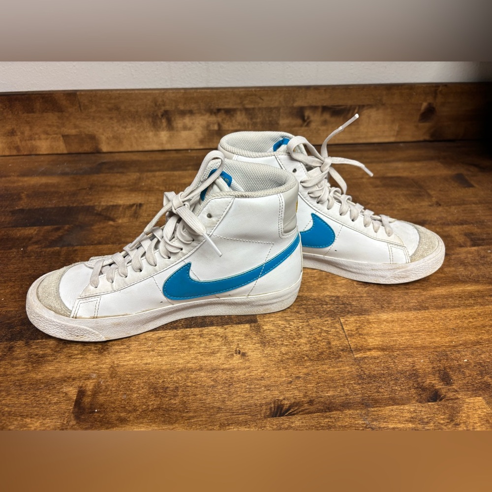 Nike Blazer Mid '77 GS White/Blue/Yellow Lifestyle Shoes Youth Size: 4:5 - Picture 2 of 6